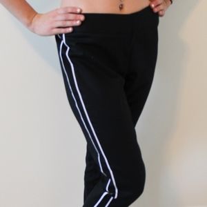 Willi Smith Size 6 White Stripe Slacks